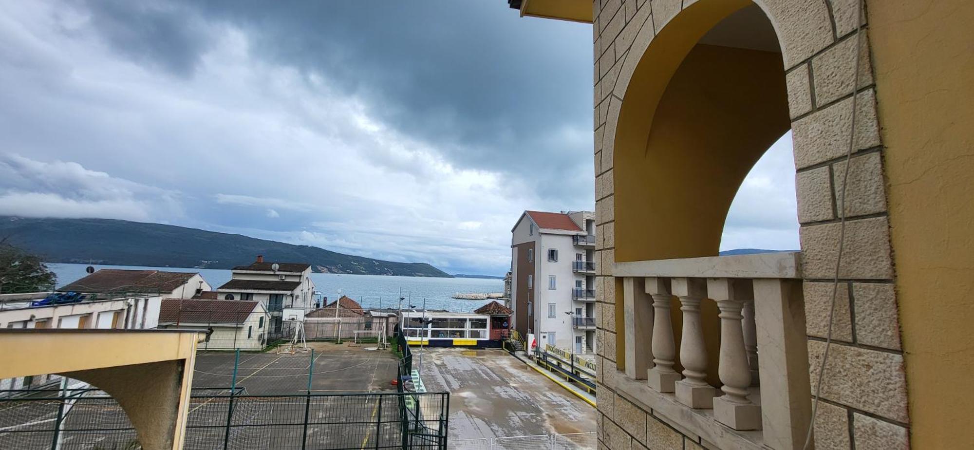 Studio Apartman Sa Pogledom Na More 梅尔吉恩 外观 照片
